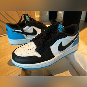 BRAND NEW Women’s Air Jordan 1 Retro Low OG ‘UNC’ Sneakers
